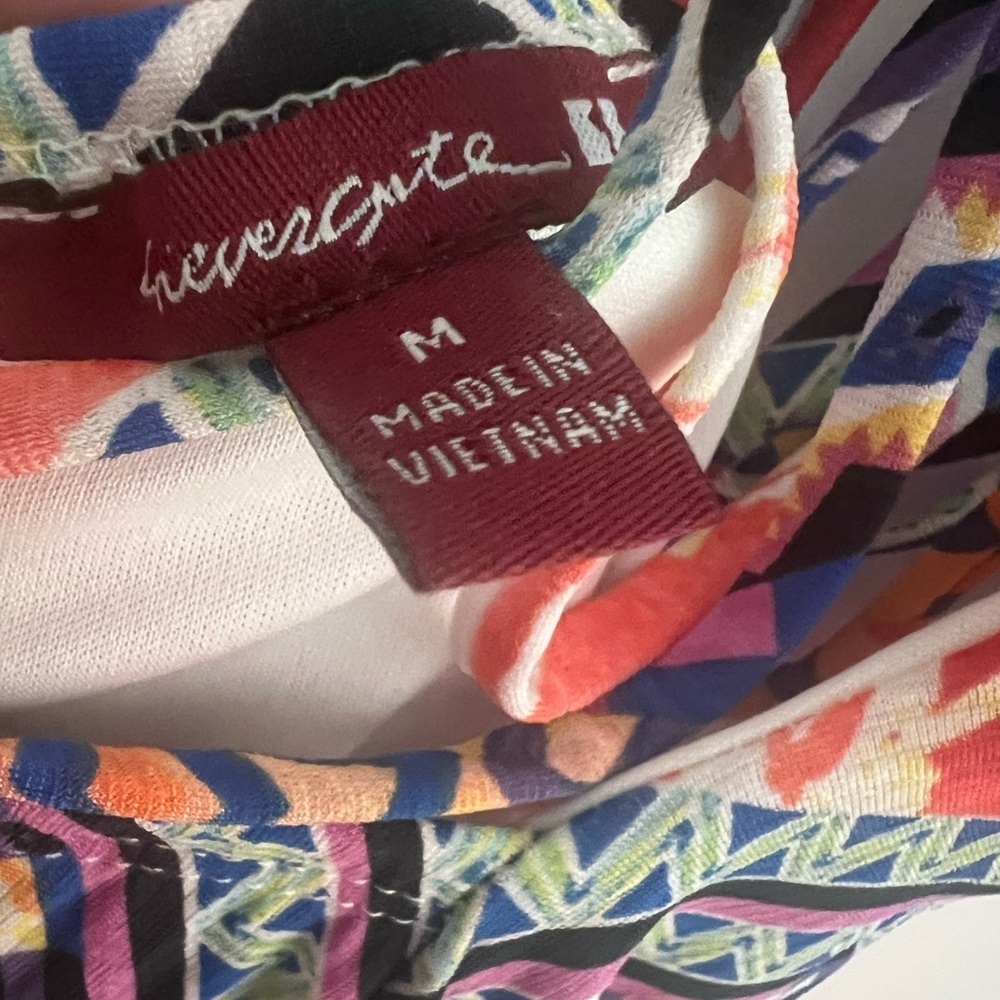 Floral Hawaiian Maxi Dress Size Medium NWOT - Picture 13 of 15